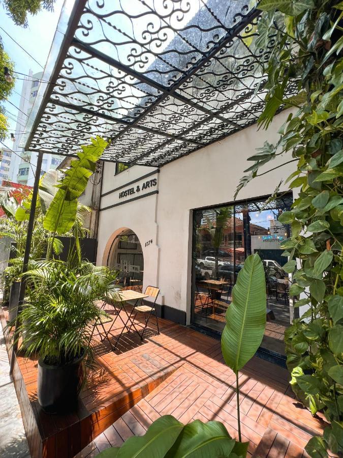 בלם Ovibe Party Hostel מראה חיצוני תמונה