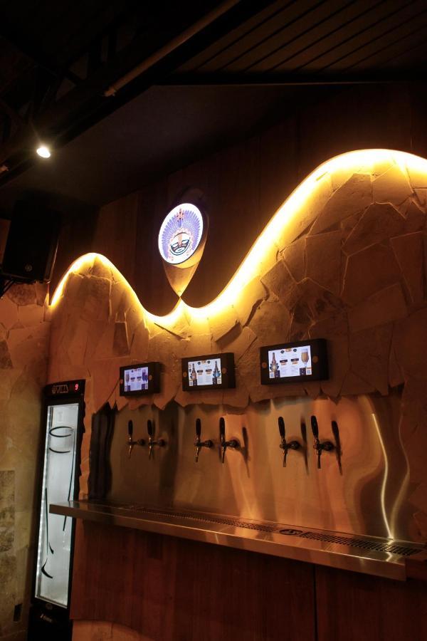 בלם Ovibe Party Hostel מראה חיצוני תמונה