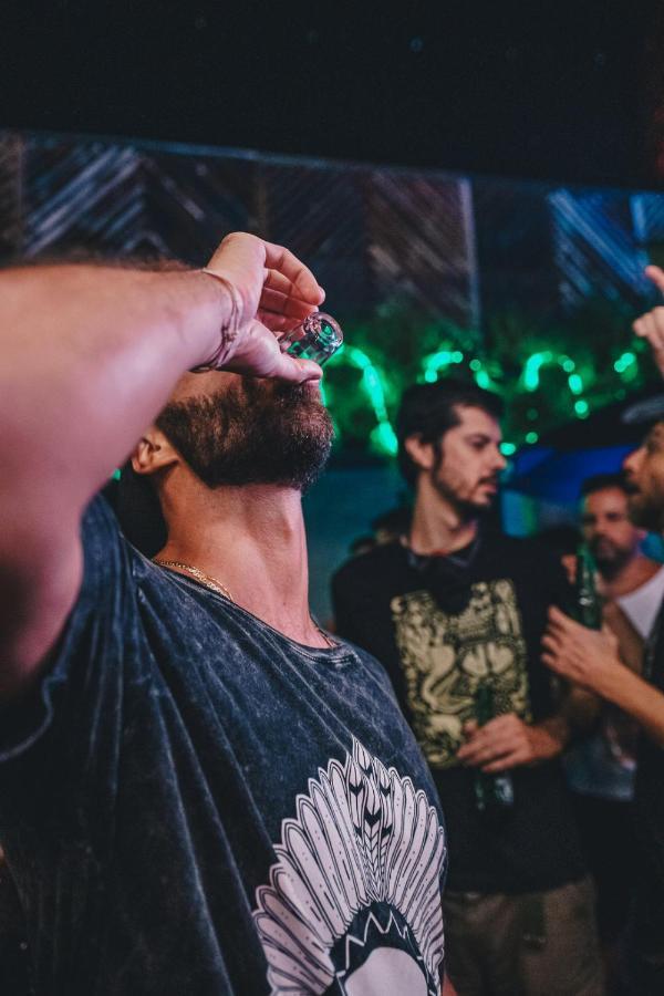 בלם Ovibe Party Hostel מראה חיצוני תמונה