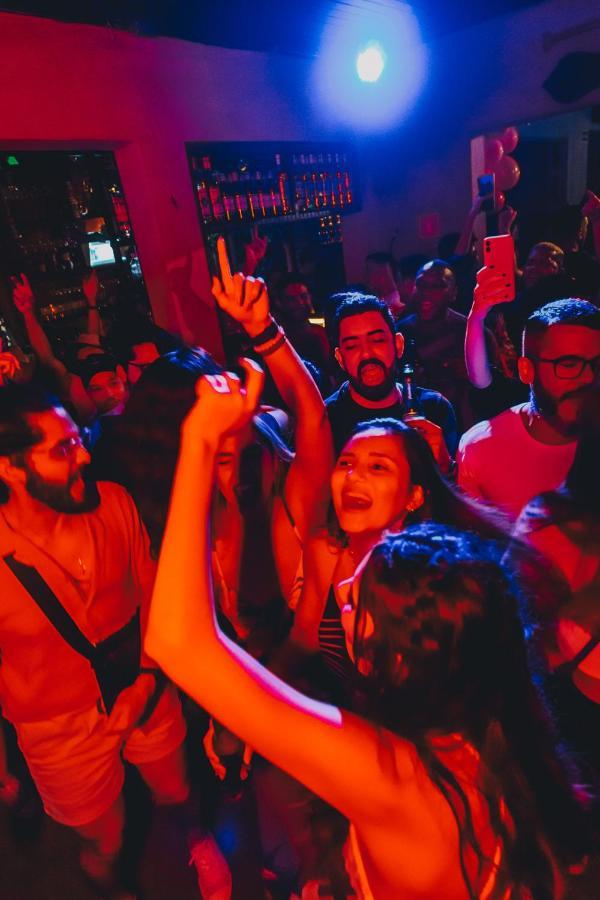 בלם Ovibe Party Hostel מראה חיצוני תמונה