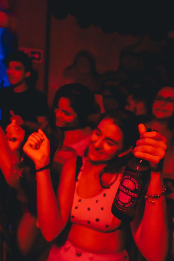 בלם Ovibe Party Hostel מראה חיצוני תמונה
